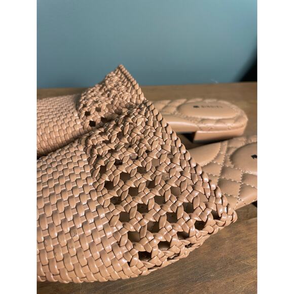 Birdies The Dove Slide Mule. Light tan Color. Size 8. Great condition. - Picture 2 of 6